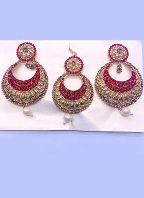 Red And Golden Chandbali Design Diamond Earrings With Maang Tikka